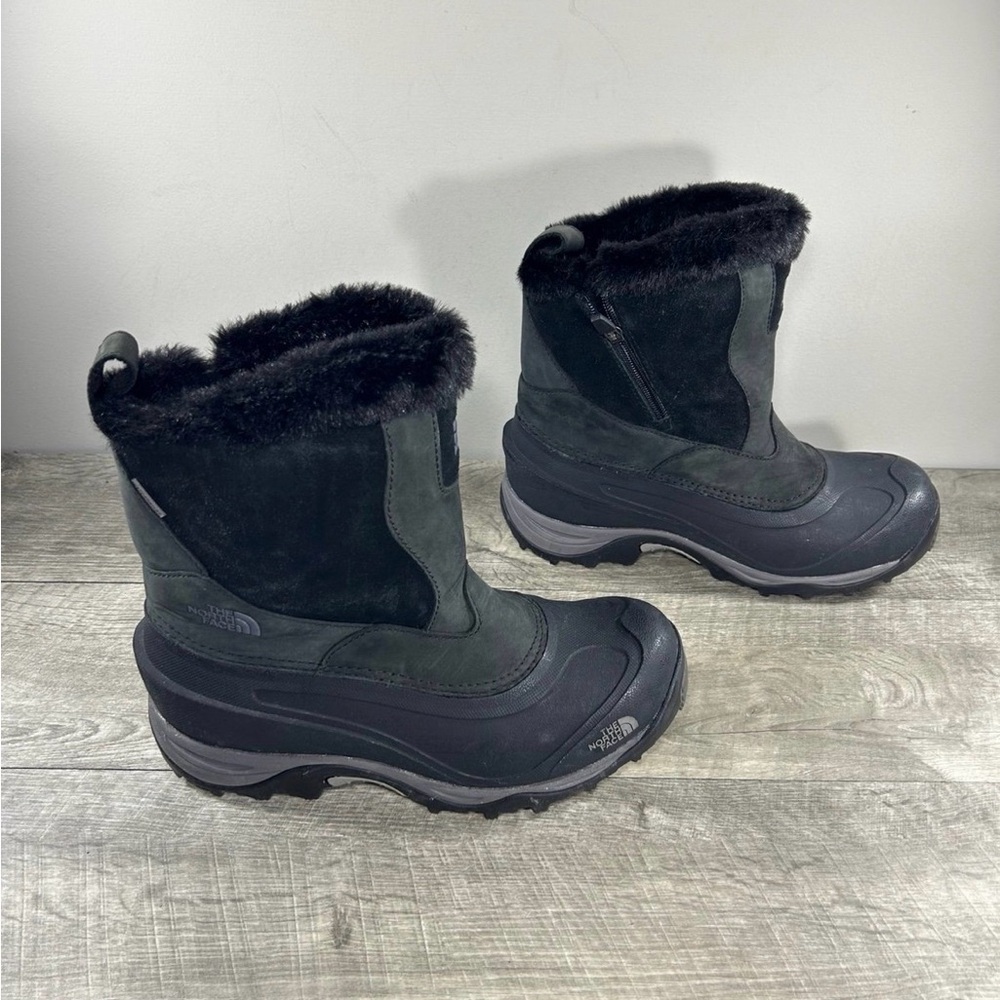 The North Face Chilkat III Waterproof Snow Winter Insulated Womens Boots Sz 8.5